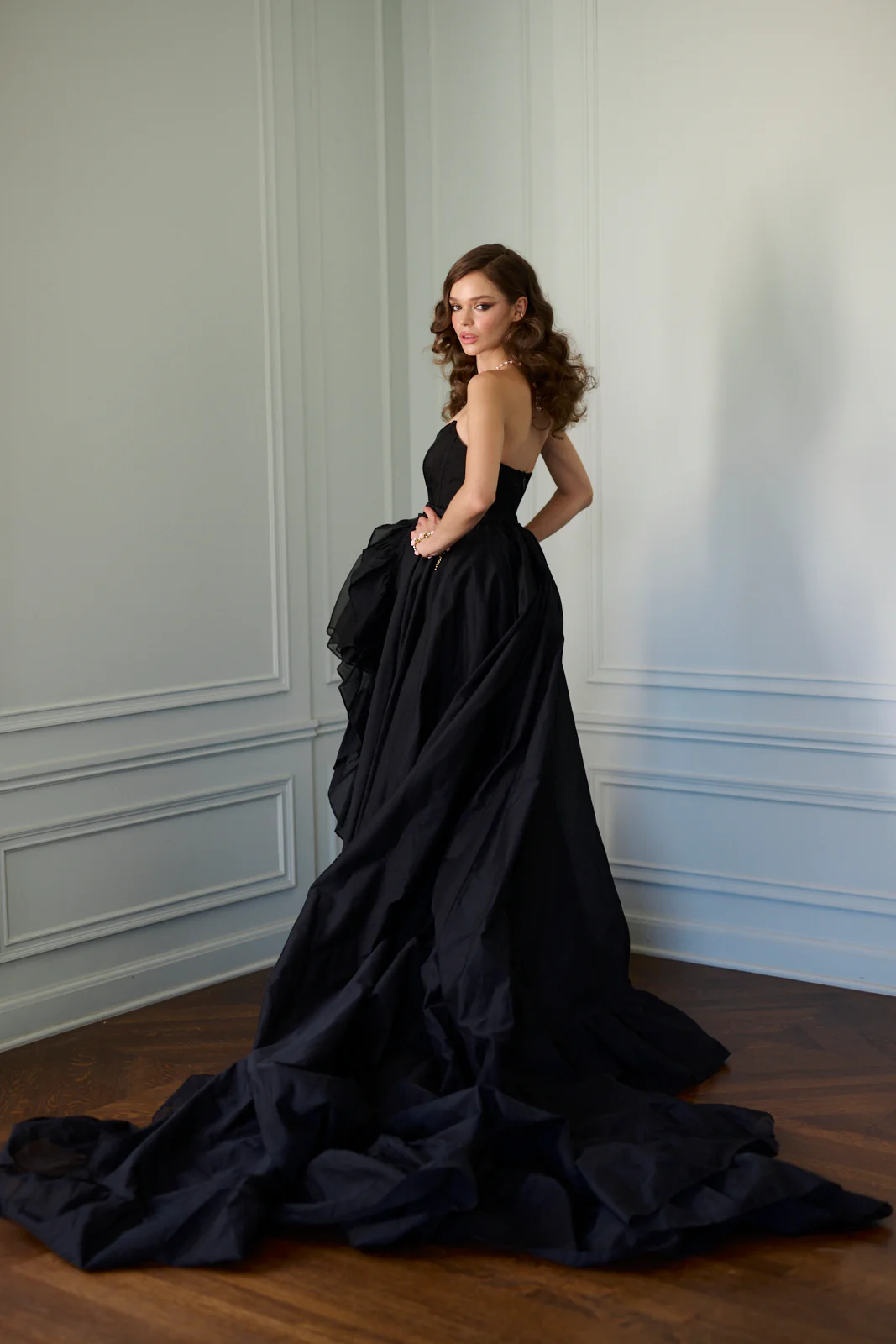 The Raven Duchess Tournure - Image 3