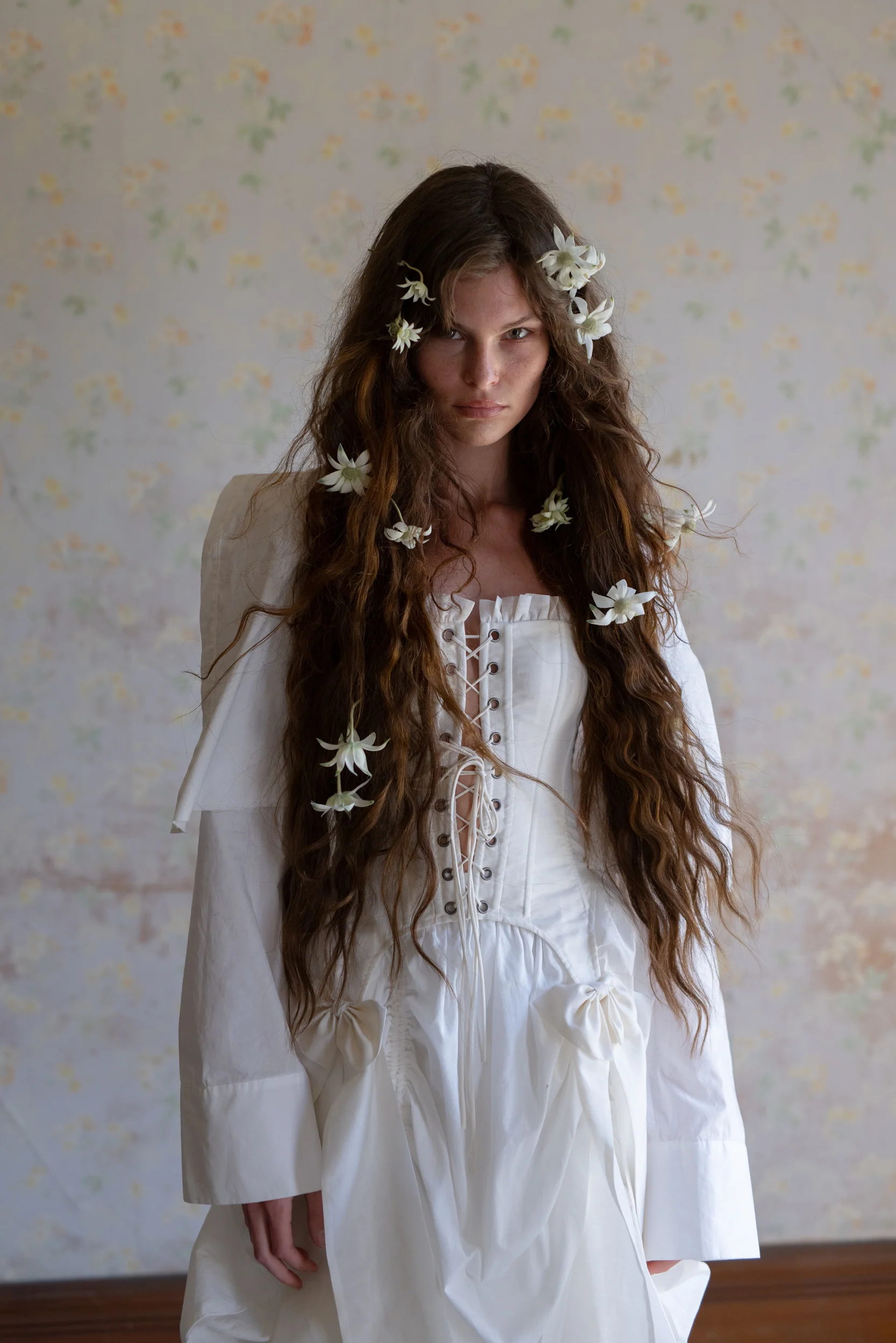 The Ivory A La Mode Corset - Image 3