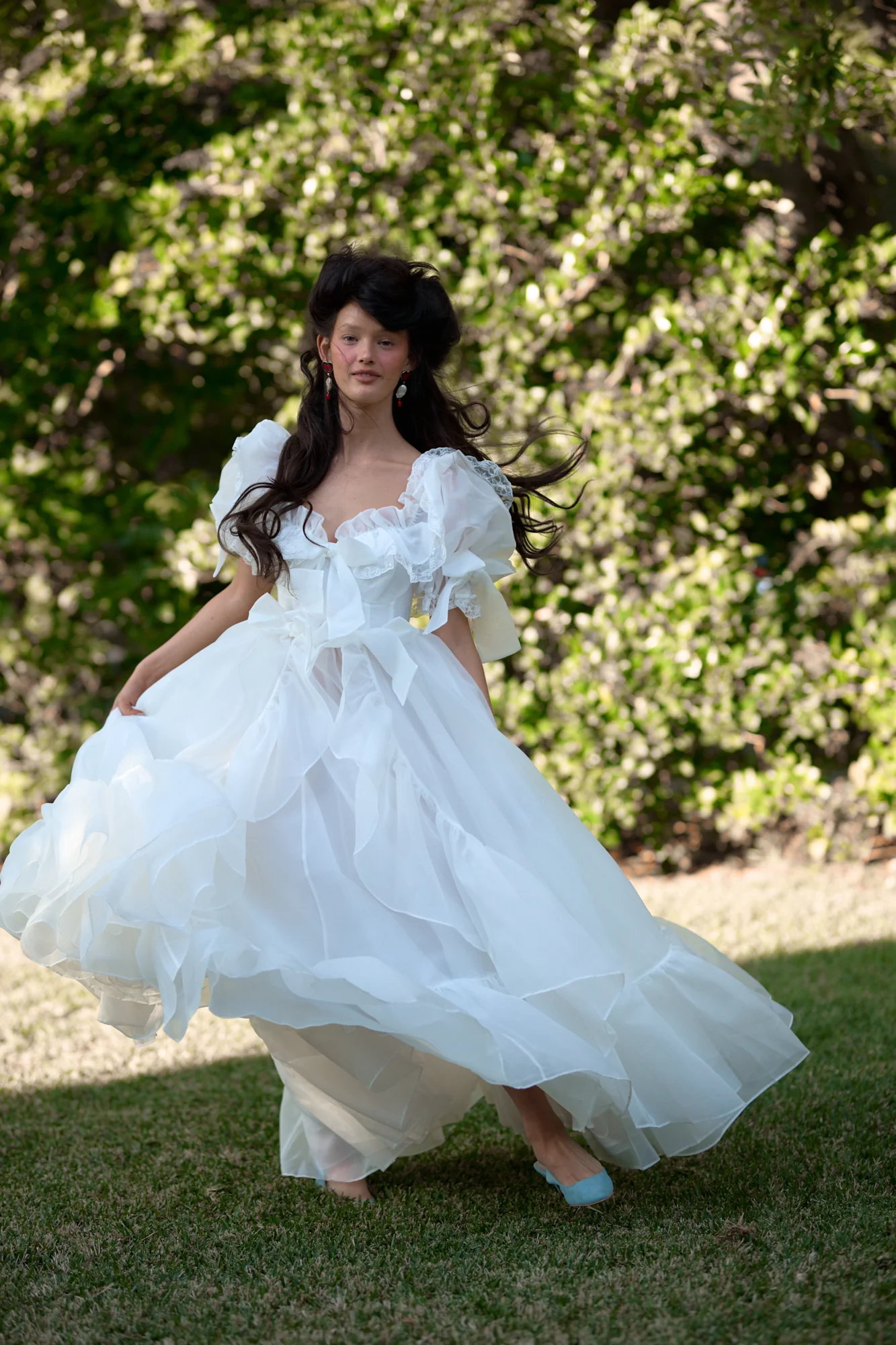 The Ivory Carriage Gown - Image 4