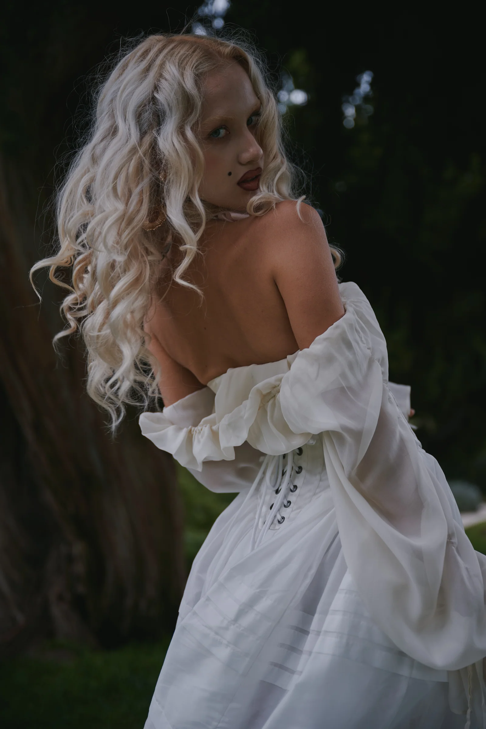 The Silk Vanilla Lagoon Corset - Image 4