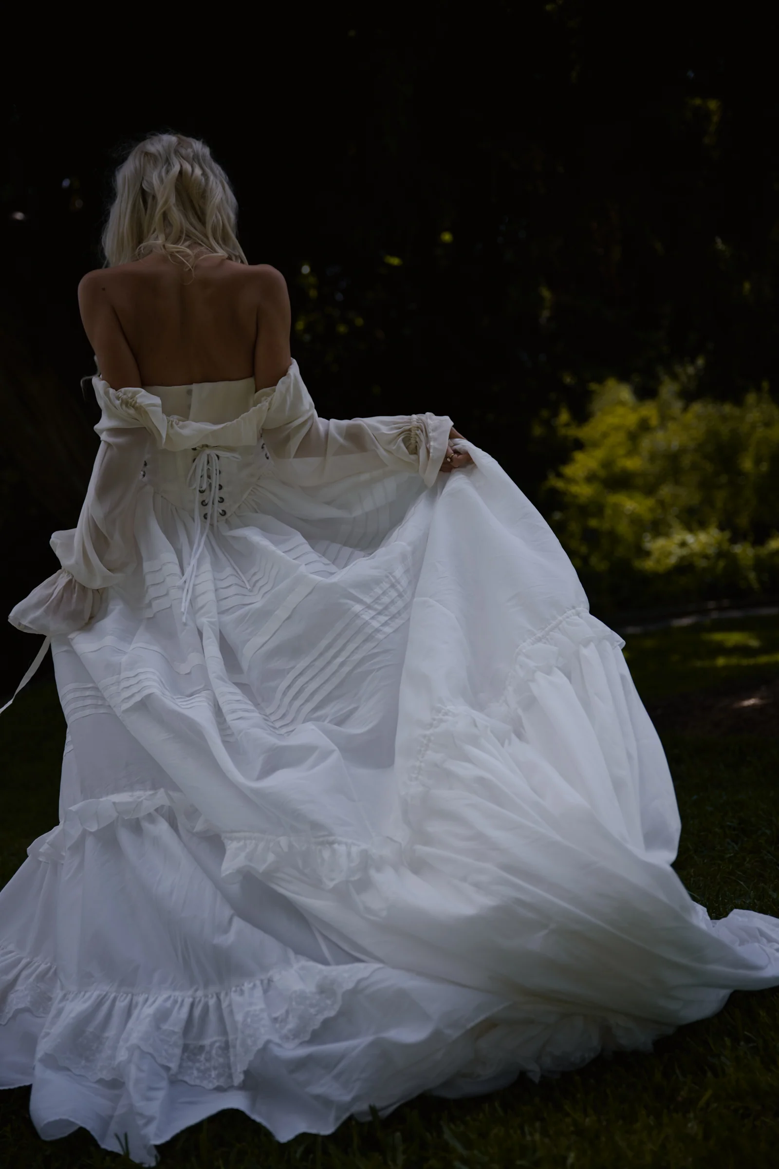 The Ivory Shipwrecked Tournure - Image 18