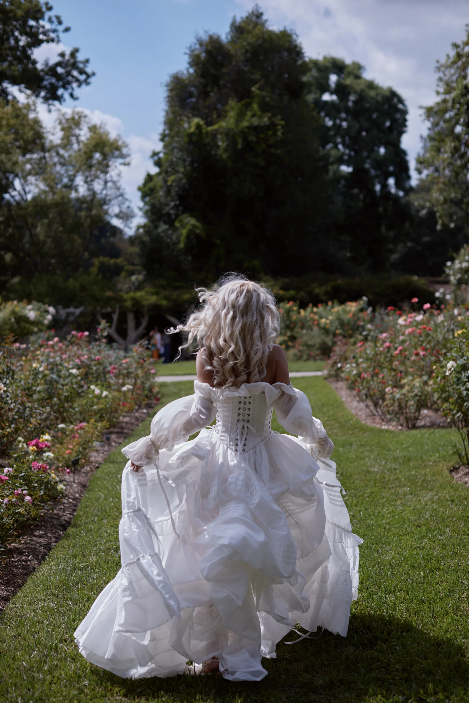 The Ivory Shipwrecked Tournure - Image 21