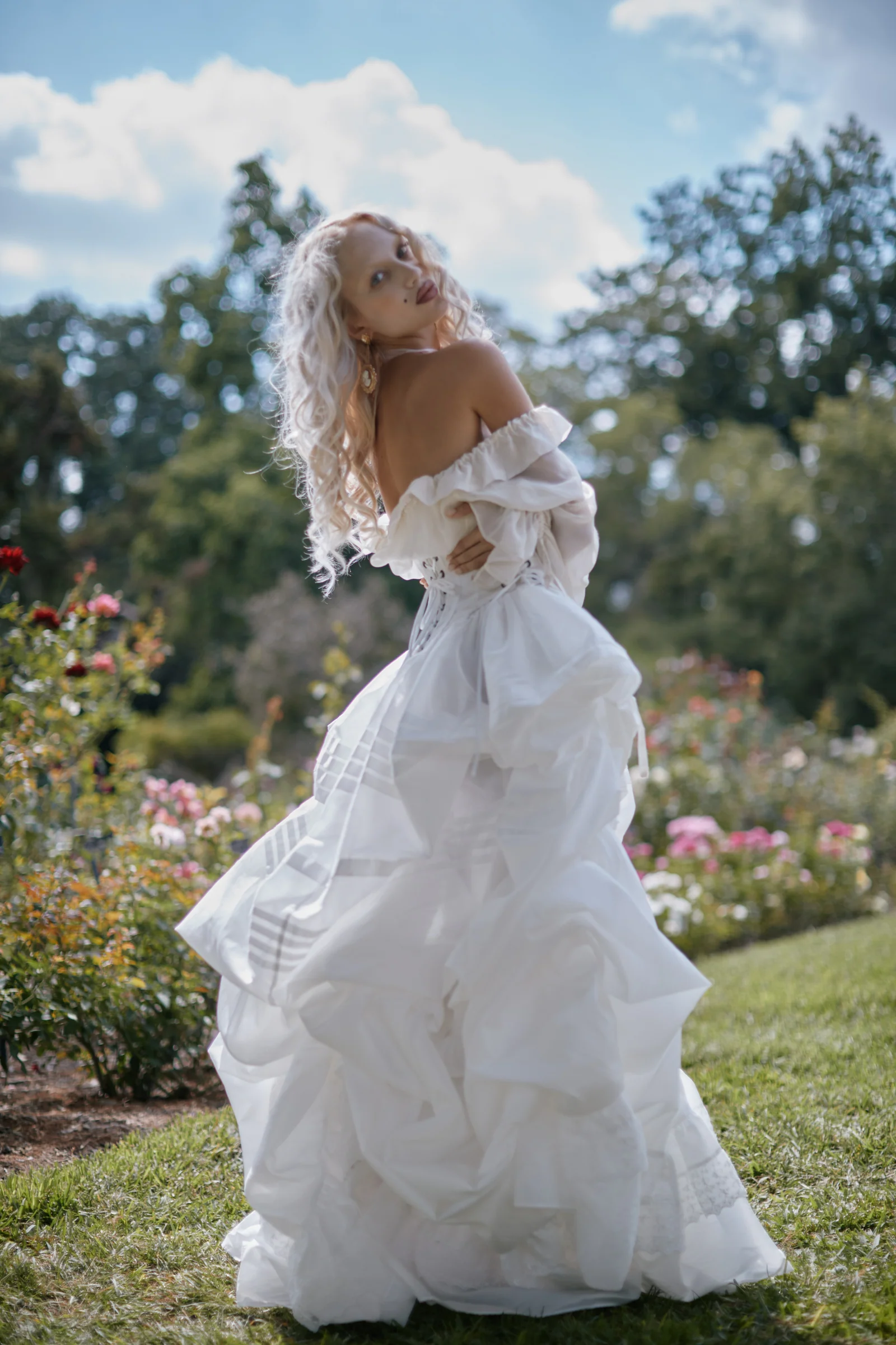 The Ivory Shipwrecked Tournure - Image 4