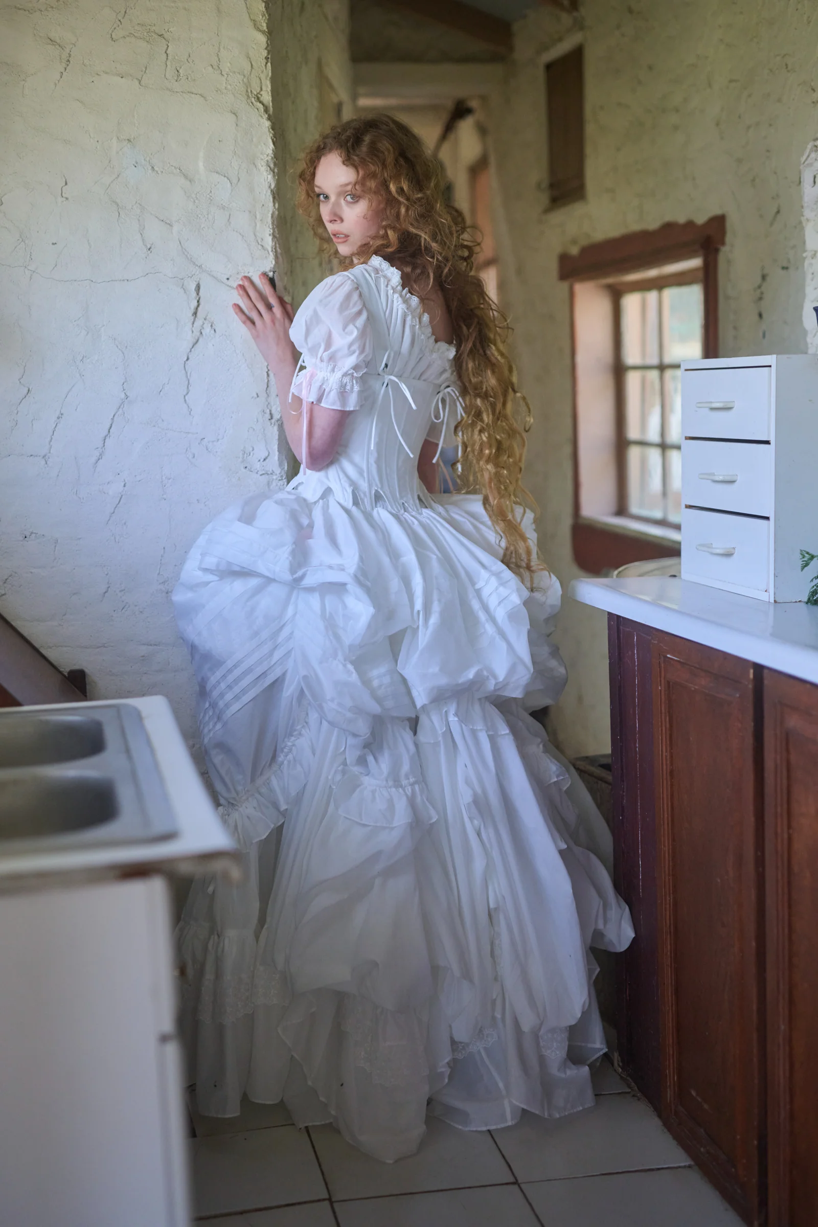 The Ivory Shipwrecked Tournure - Image 8