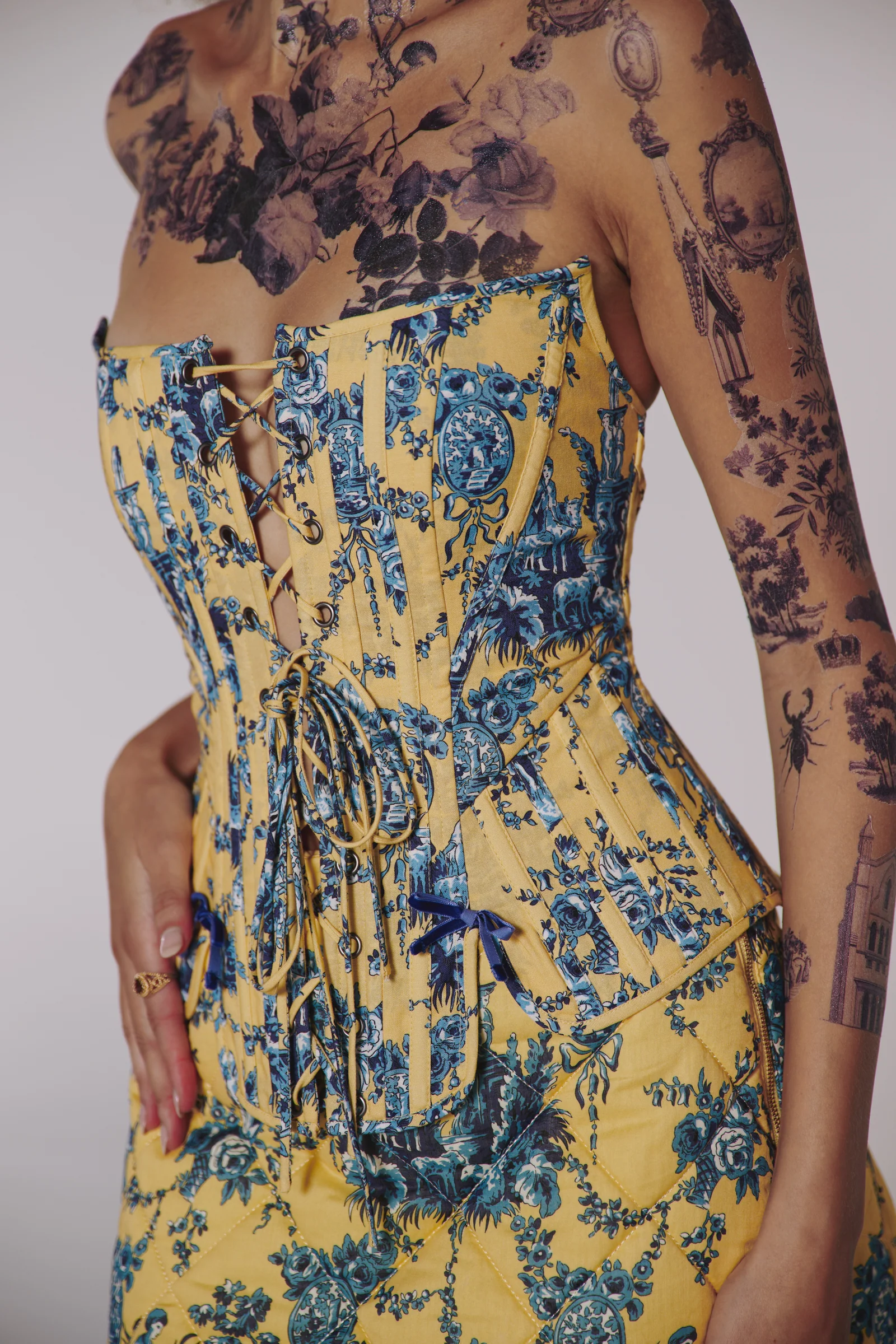 The Lumière Chamber Corset - Image 5