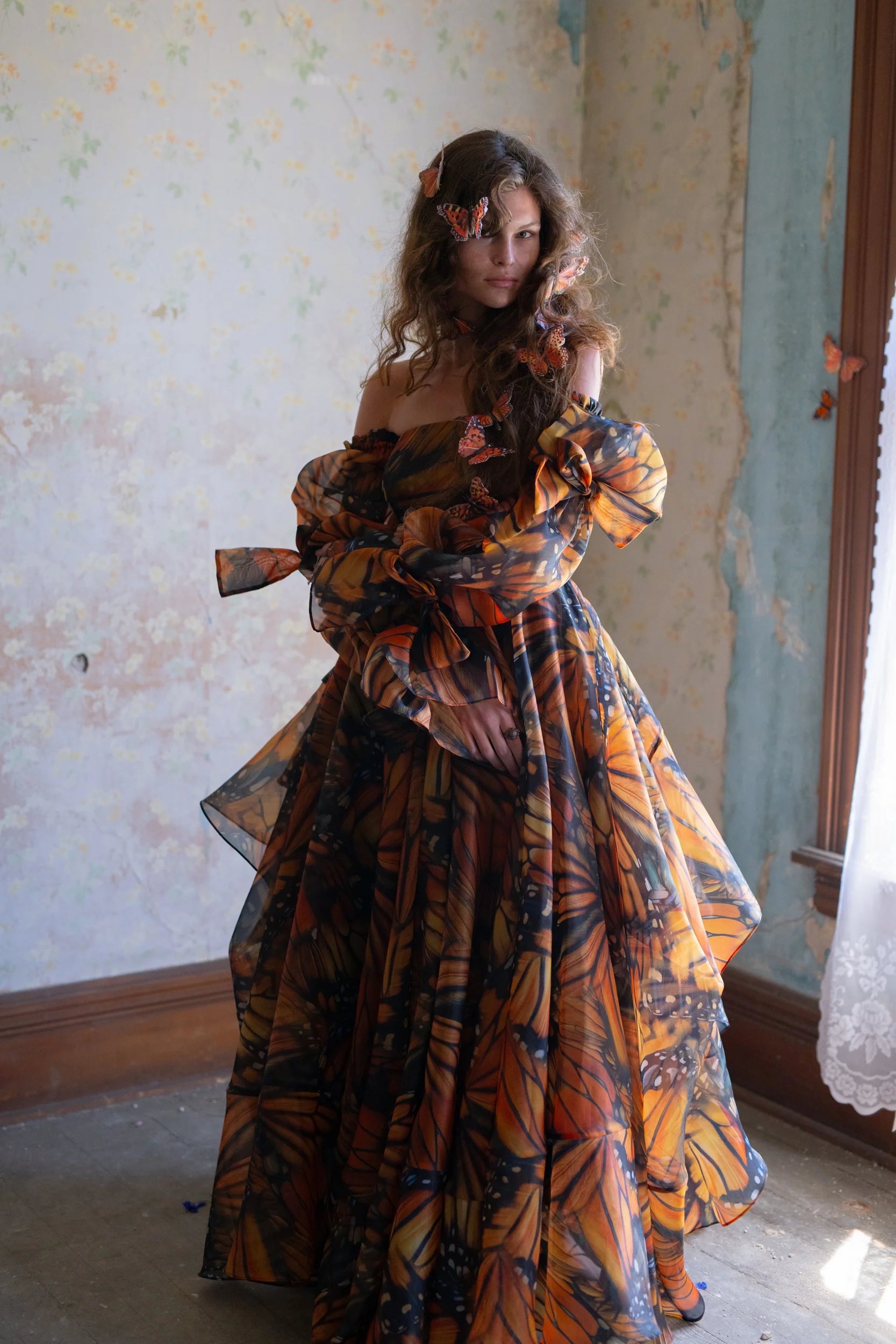 The Monarchy Capulet Gown - Image 3